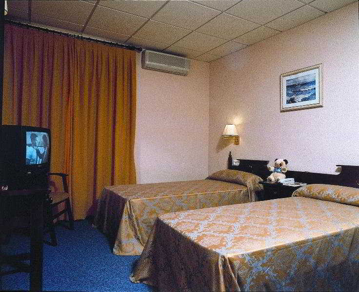 Hotel Mercedes Льорет-де-Мар Экстерьер фото